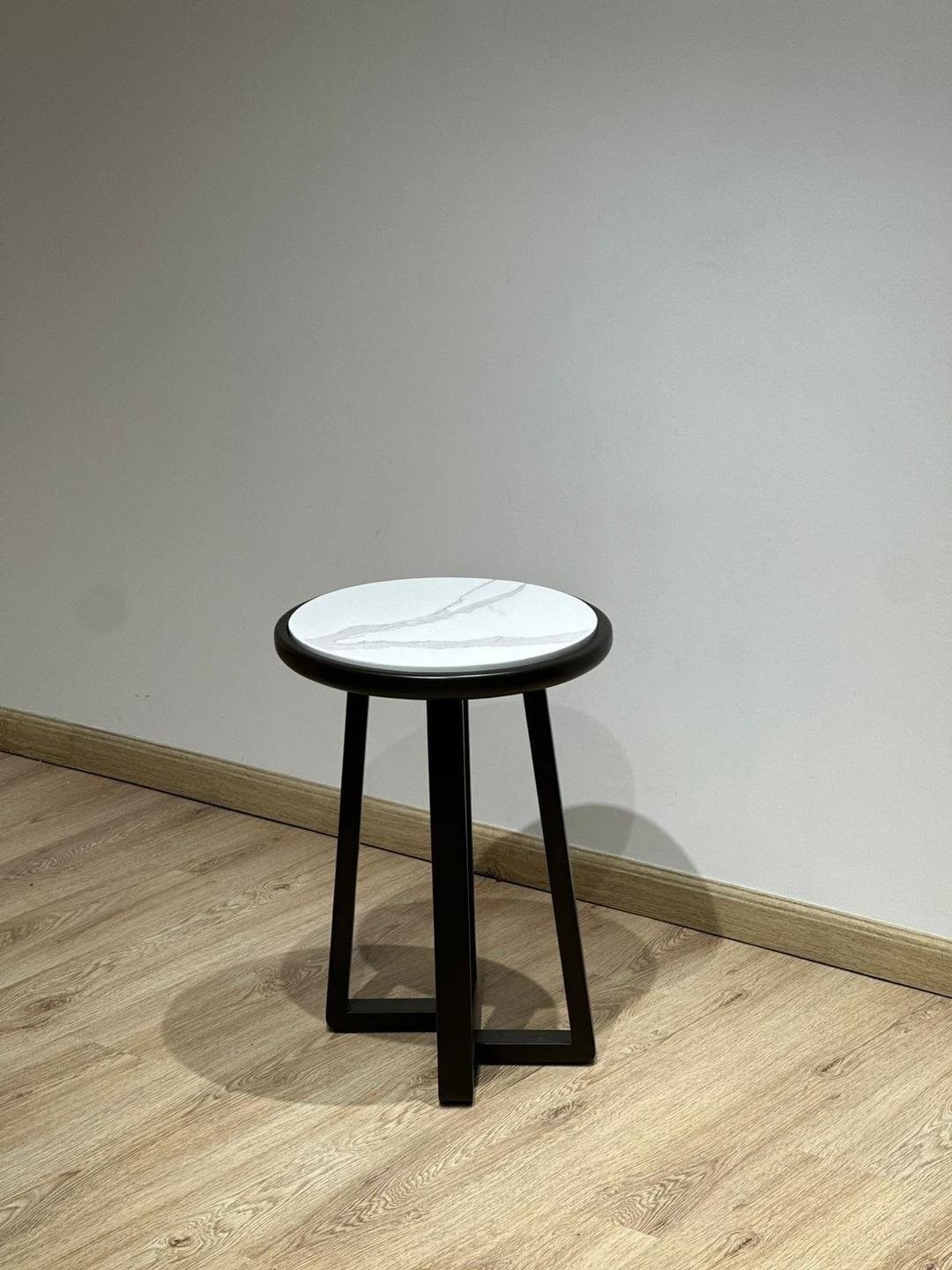 04 Side table