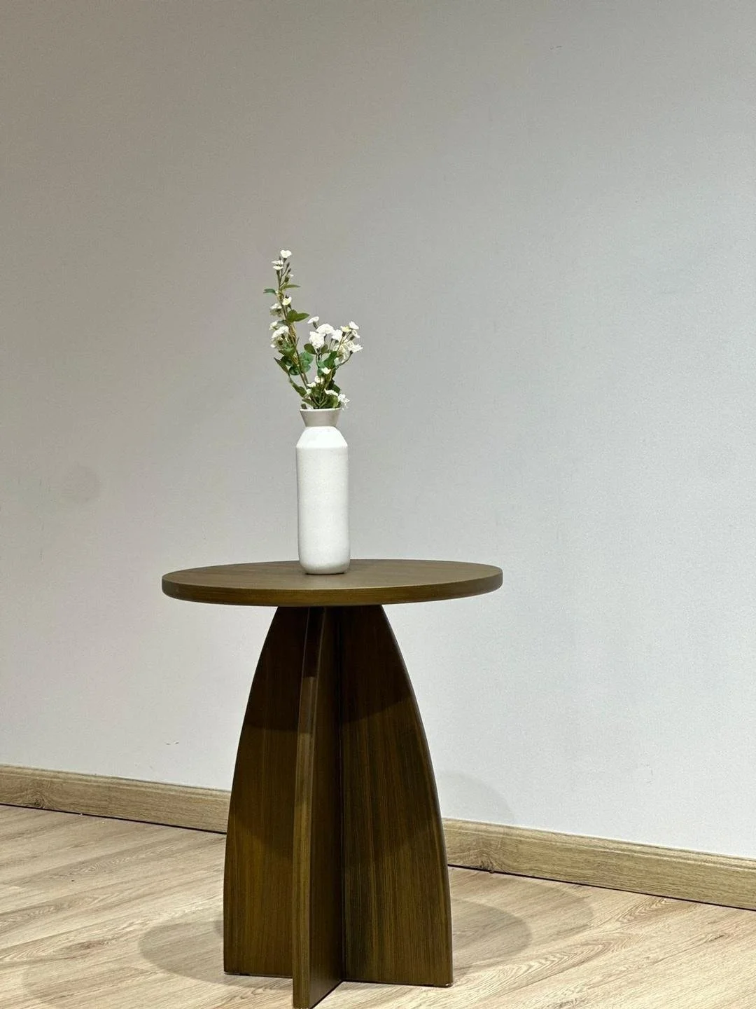 06 Side table