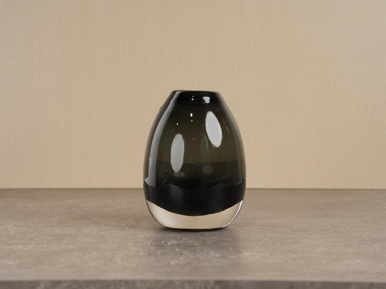 Glass vase-002